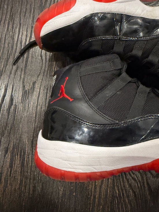 Air Jordan 11 Bred Playoff XI Sz 8.5 main image 5